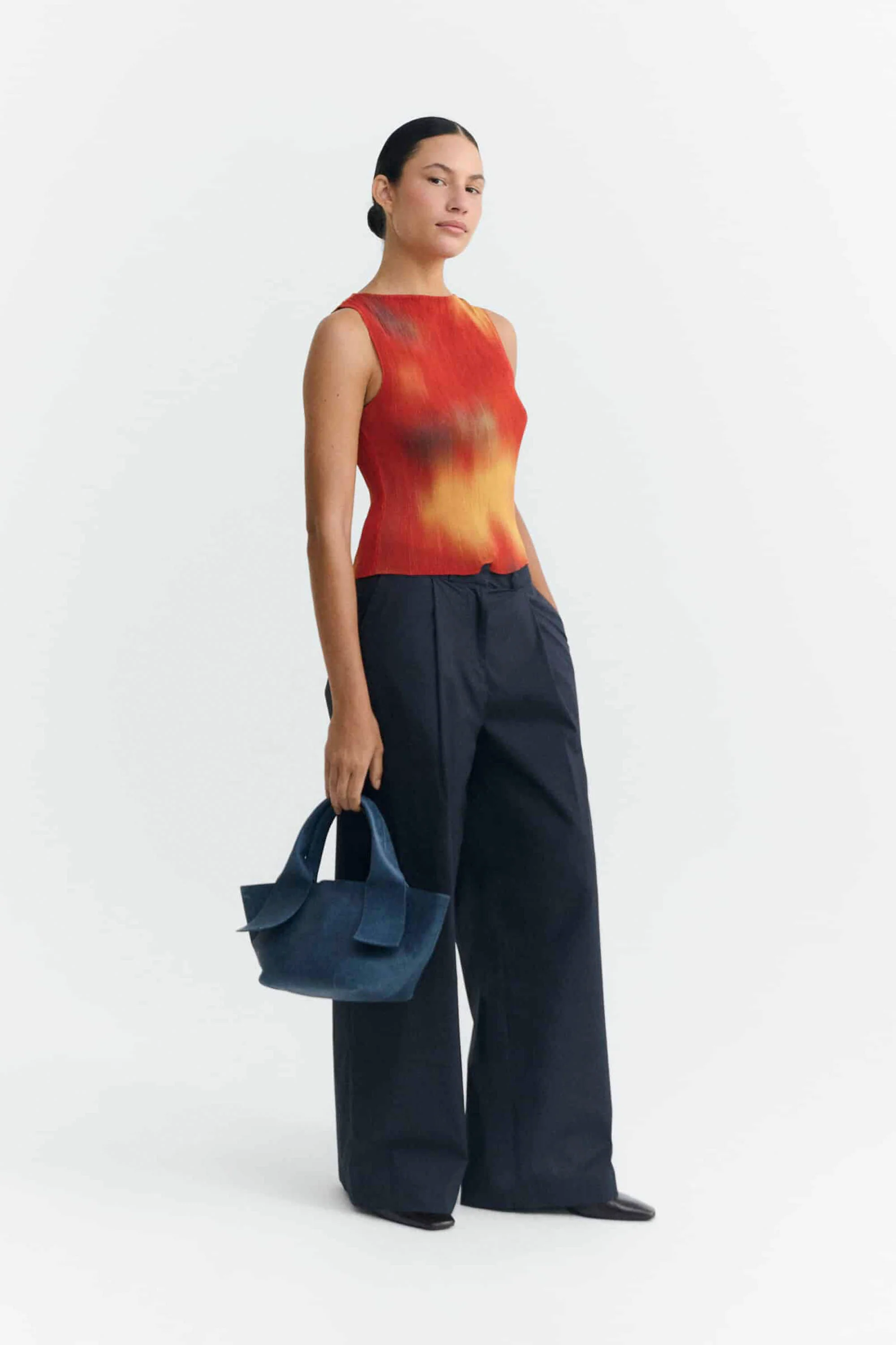 THINKING MU - DORA PLEATED TOP - FLOWERS - Image 2